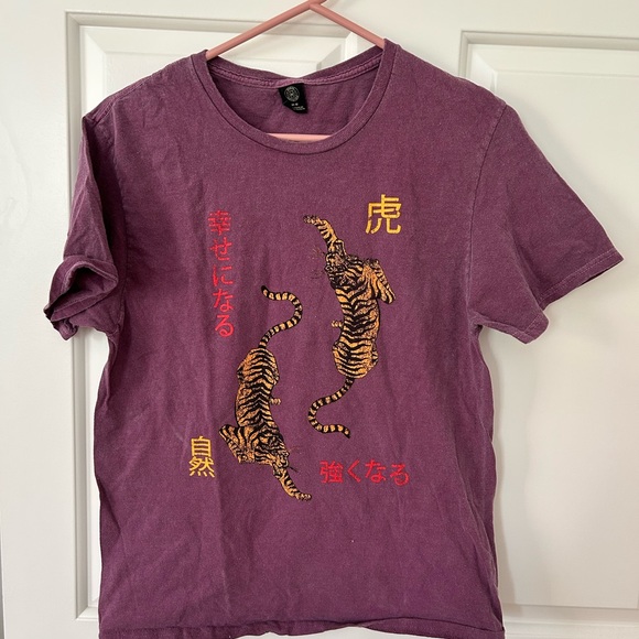 Urban Outfitters Tops Uo Tiger Tee Poshmark